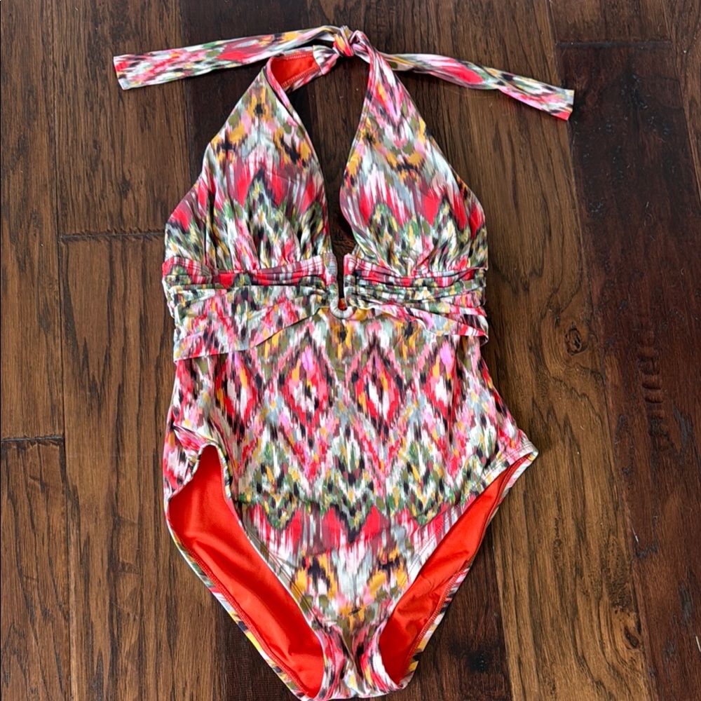 NWOT Colorful Halter One-Piece Swimsuit size 6 with pads